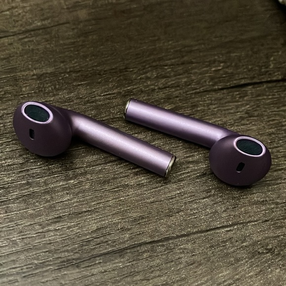 Purple metallic Wireless Earbuds with Charging Case - Picture 5 of 8